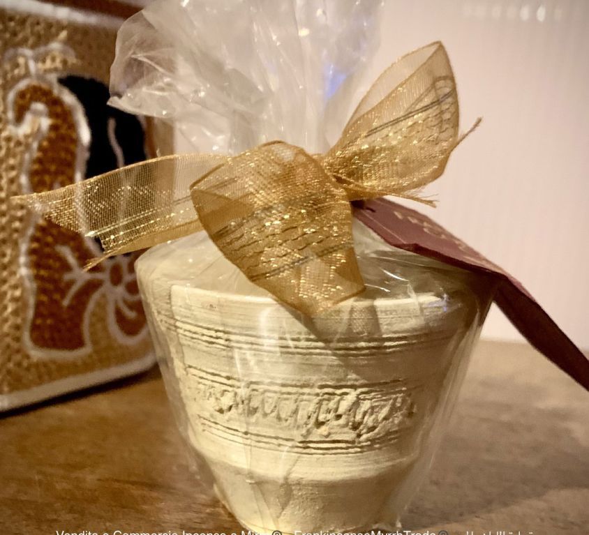 Candele con incenso di Frankincense del Sultanato dell’ Oman artigianali. Candele fatte a mano con frankincenso Boswellia Sacra Oman